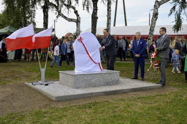 11. tablica  odsłonięcie tablicy
